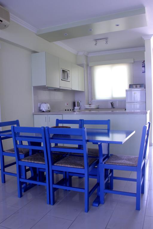 Paphinia Seaview Apartments Paphos Exterior photo